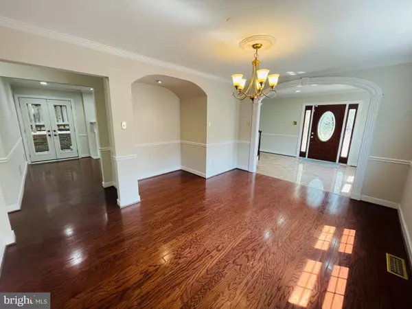Arlington, VA 22205,2412 N OTTAWA ST