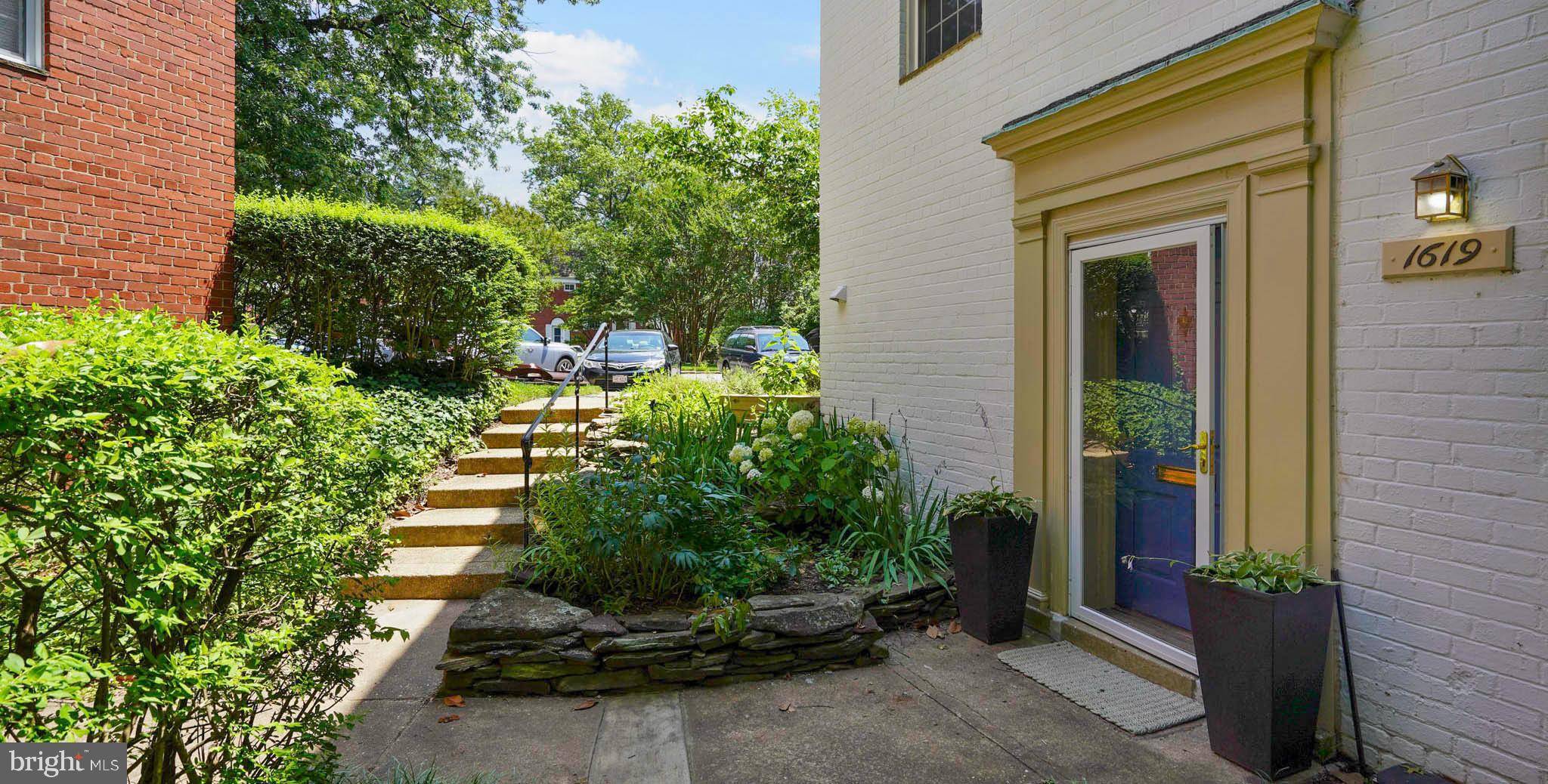 1619 RIPON PL, Alexandria, VA 22302