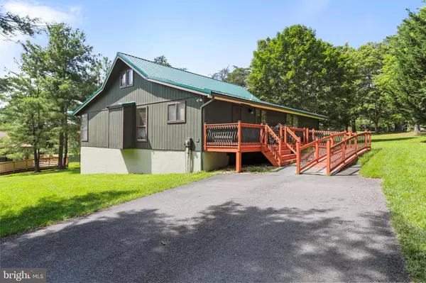 239 THE WOODS RD, Hedgesville, WV 25427