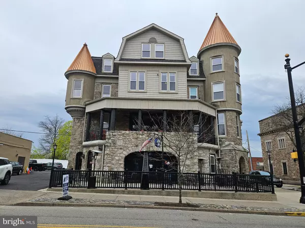 34 E BUTLER AVE, Ambler, PA 19002