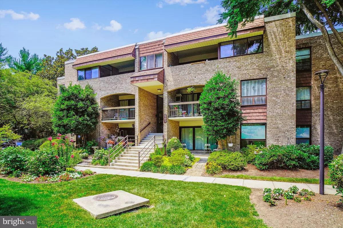 Gaithersburg, MD 20879,401 CHRISTOPHER AVE #23