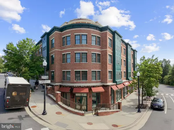 2101 N MONROE ST #213, Arlington, VA 22207