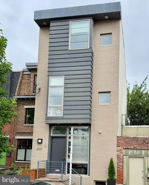 2107 BAINBRIDGE ST, Philadelphia, PA 19146