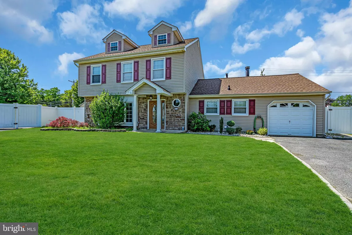 Howell, NJ 07731,3 RACHEL CT