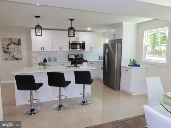 Cherry Hill, NJ 08002,814 MURRAY AVE