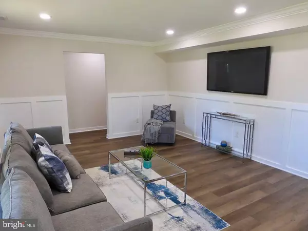 Cherry Hill, NJ 08002,814 MURRAY AVE