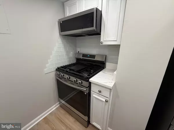 Arlington, VA 22202,1300 ARMY NAVY DR #320