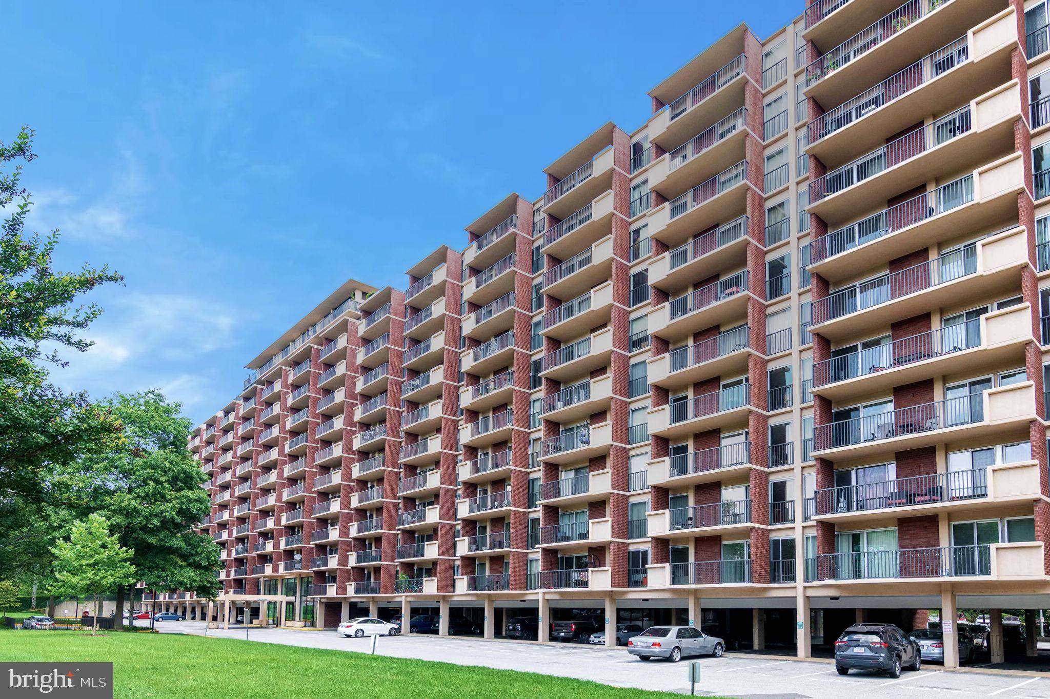 Arlington, VA 22202,1300 ARMY NAVY DR #320