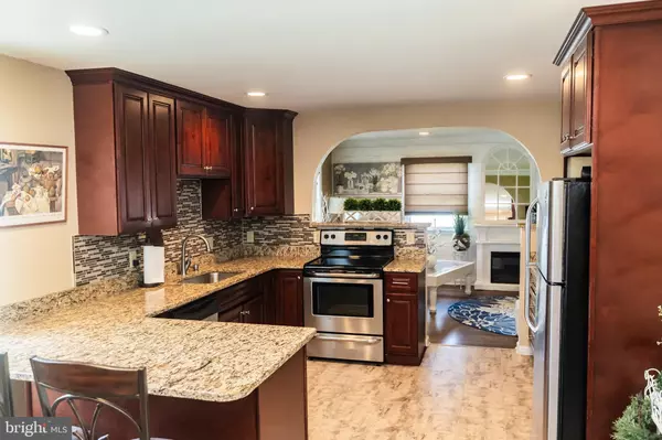 Levittown, PA 19054,243 PINEWOOD DR