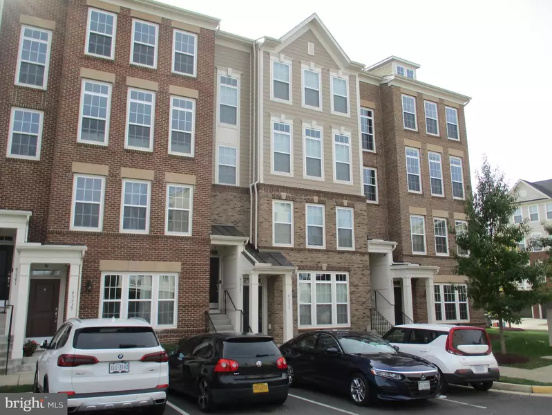 43537 HELMSDALE TER, Chantilly, VA 20152