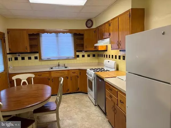 Philadelphia, PA 19145,2642 S 17TH ST