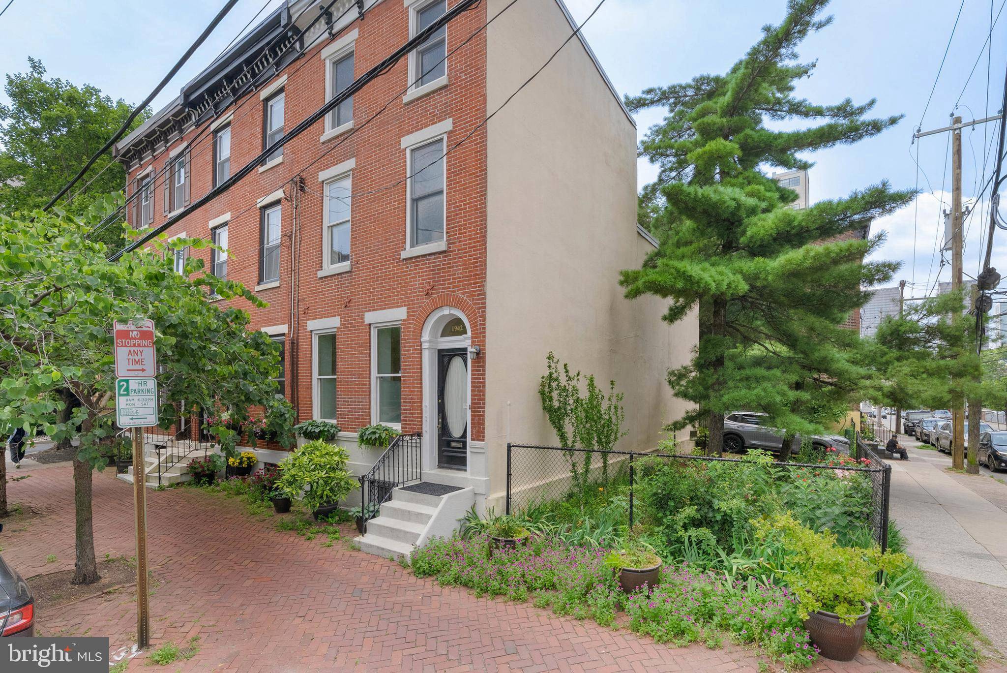 Philadelphia, PA 19130,1942 HAMILTON ST