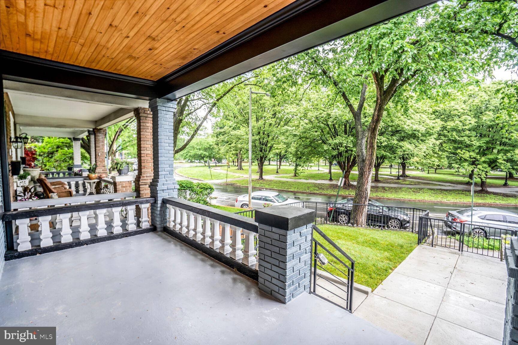 Washington, DC 20011,16 SHERMAN CIR NW