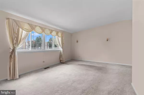 Philadelphia, PA 19115,9837 HALDEMAN AVE