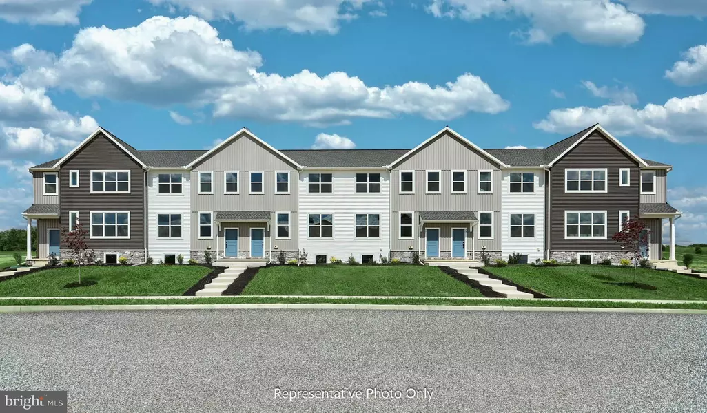 49 N CONIFER DR, Elizabethtown, PA 17022