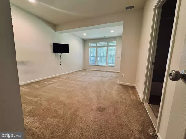 Colonial Beach, VA 22443,309 MONROE POINT DRIVE