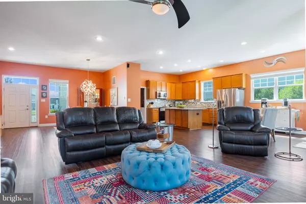 Charles Town, WV 25414,32 FLAG CT