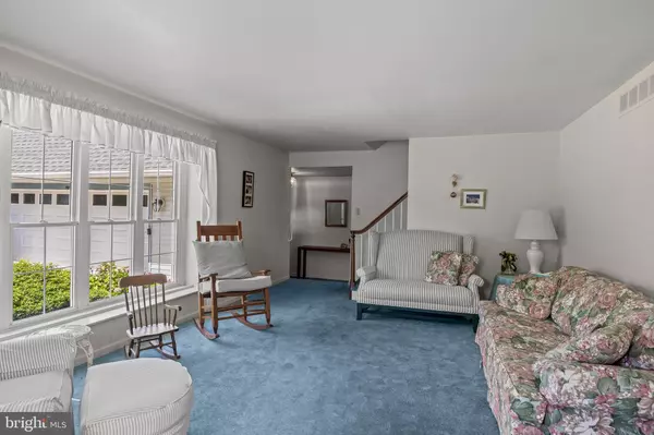 Delran, NJ 08075,325 TENBY CHASE DR