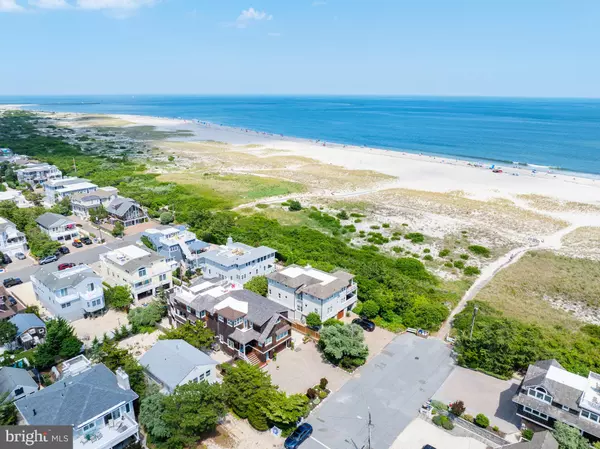 Barnegat Light, NJ 08006,12 E 26 ST