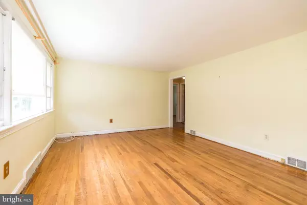 Yardley, PA 19067,52 FAIRWAY DR