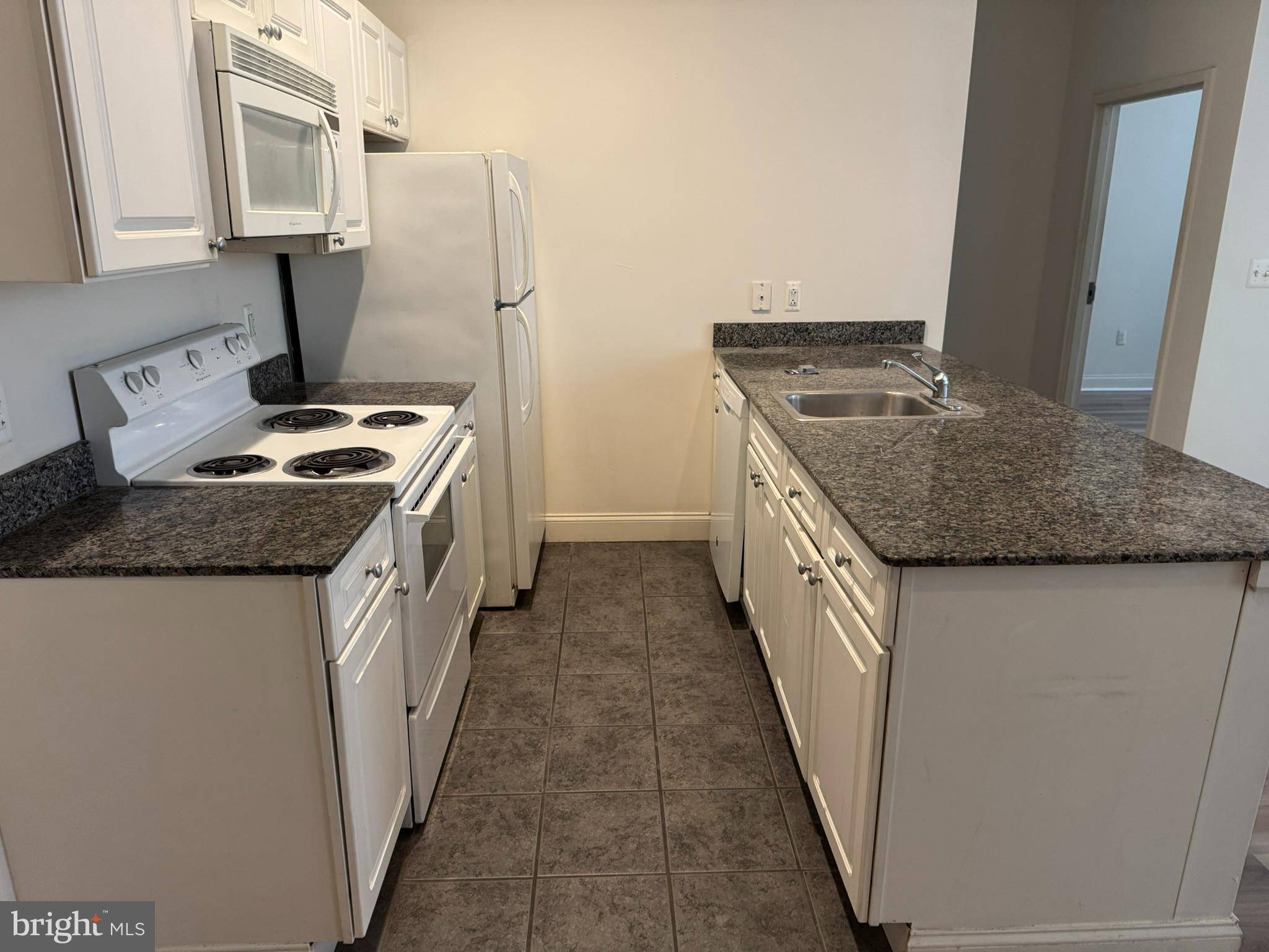 Philadelphia, PA 19107,1001-13 CHESTNUT ST #301W