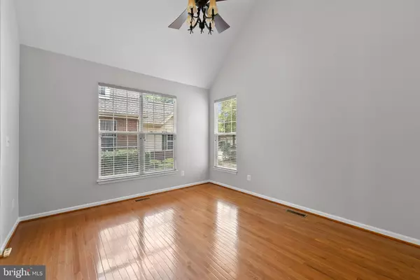 Ashburn, VA 20147,19608 EDGEMONT SQ