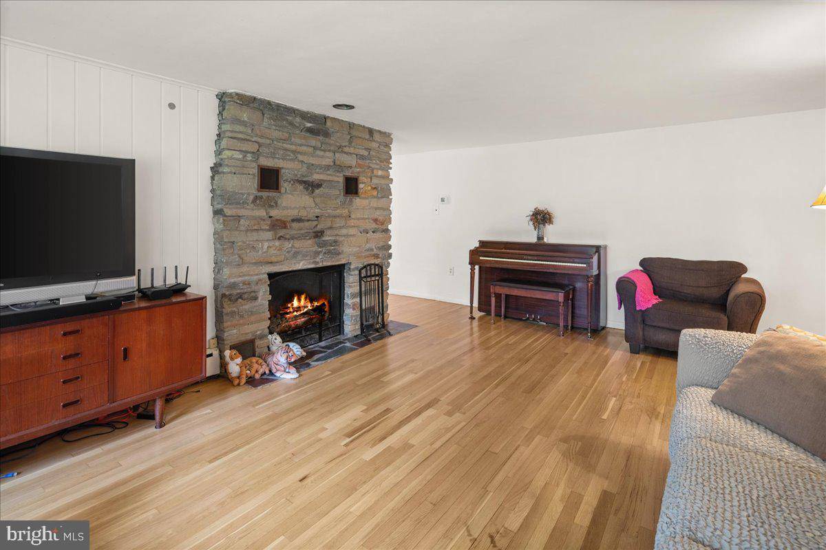Ewing, NJ 08628,1 HIGH ACRES DRIVE
