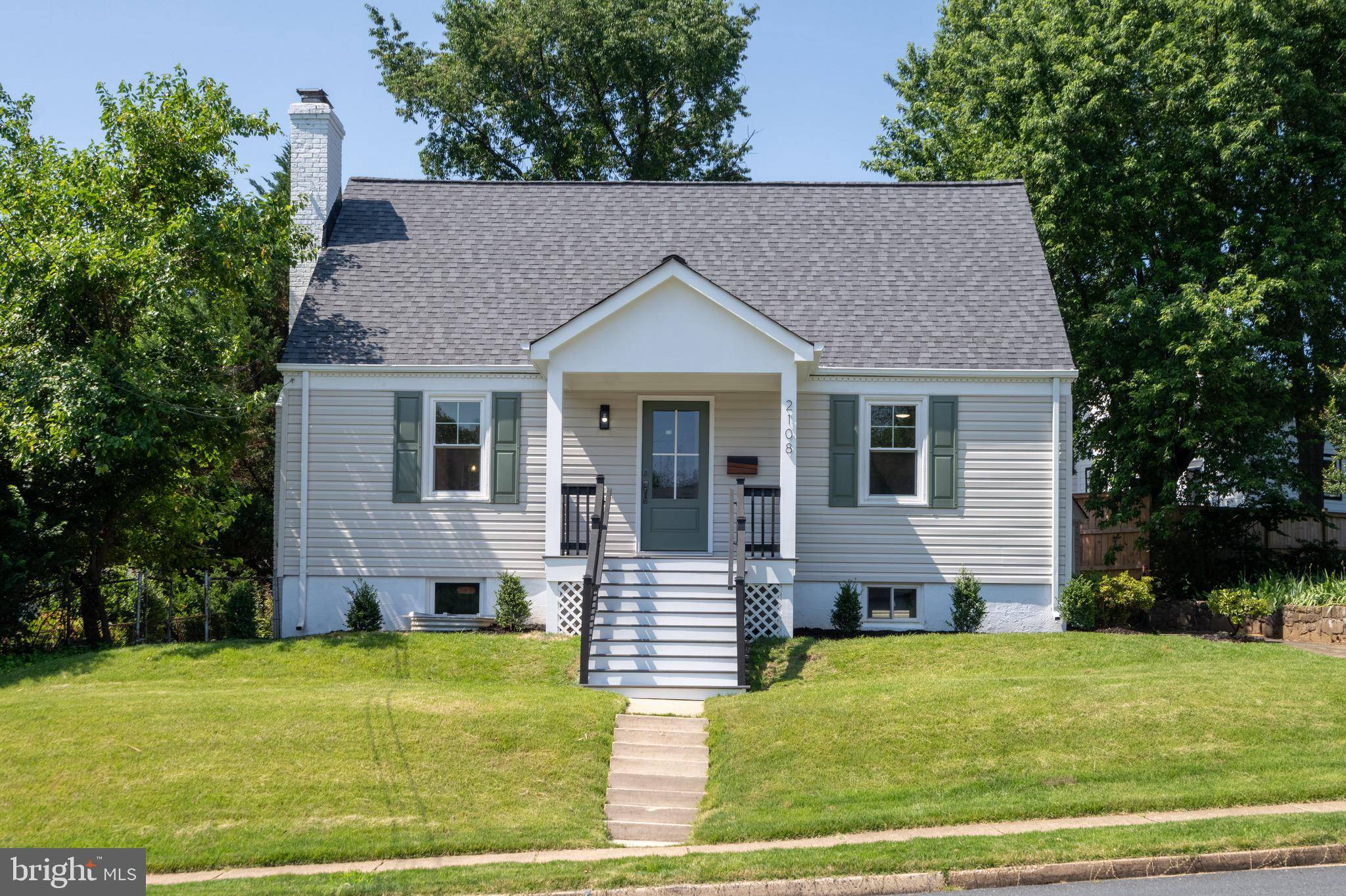 Arlington, VA 22206,2108 S DINWIDDIE ST