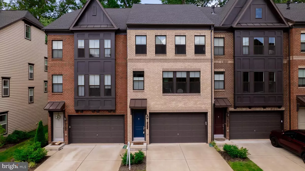 Fairfax, VA 22033,3811 RAINIER DR