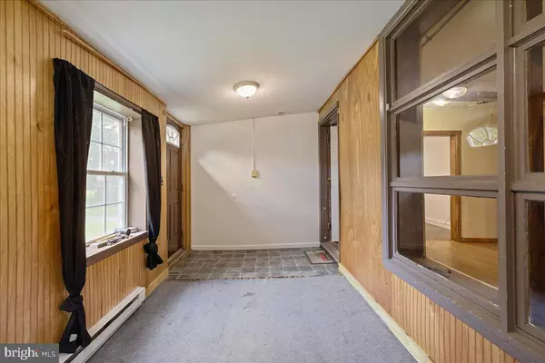 Effort, PA 18330,1107 BLUEGRASS LN