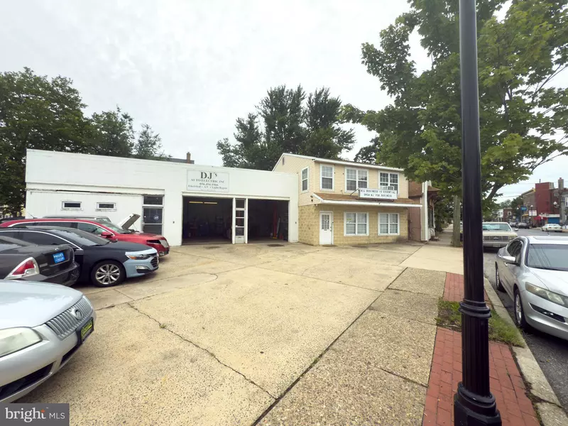 39 S BROADWAY, Gloucester City, NJ 08030