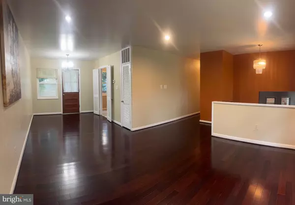 Silver Spring, MD 20901,905 PLAYFORD LN