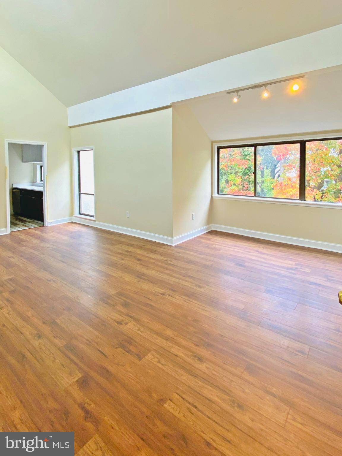 233 TOWNSHIP LINE RD #4-C, Elkins Park, PA 19027