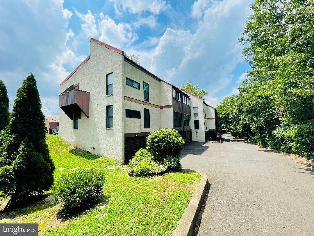 233 TOWNSHIP LINE RD #4-C, Elkins Park, PA 19027