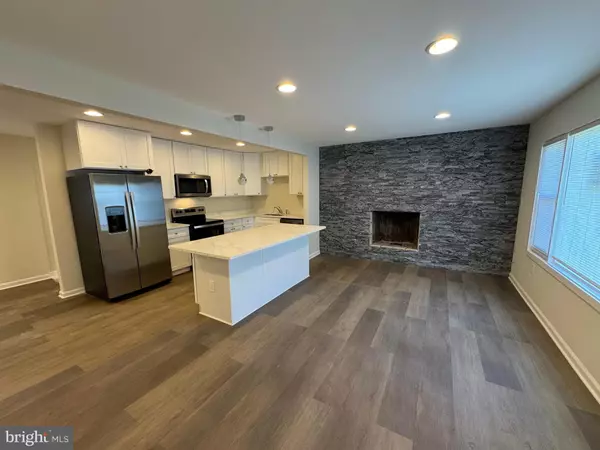 Lothian, MD 20711,894 MARLBORO RD