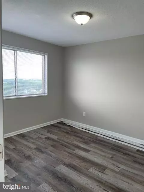 Hyattsville, MD 20783,1836 METZEROTT #1503