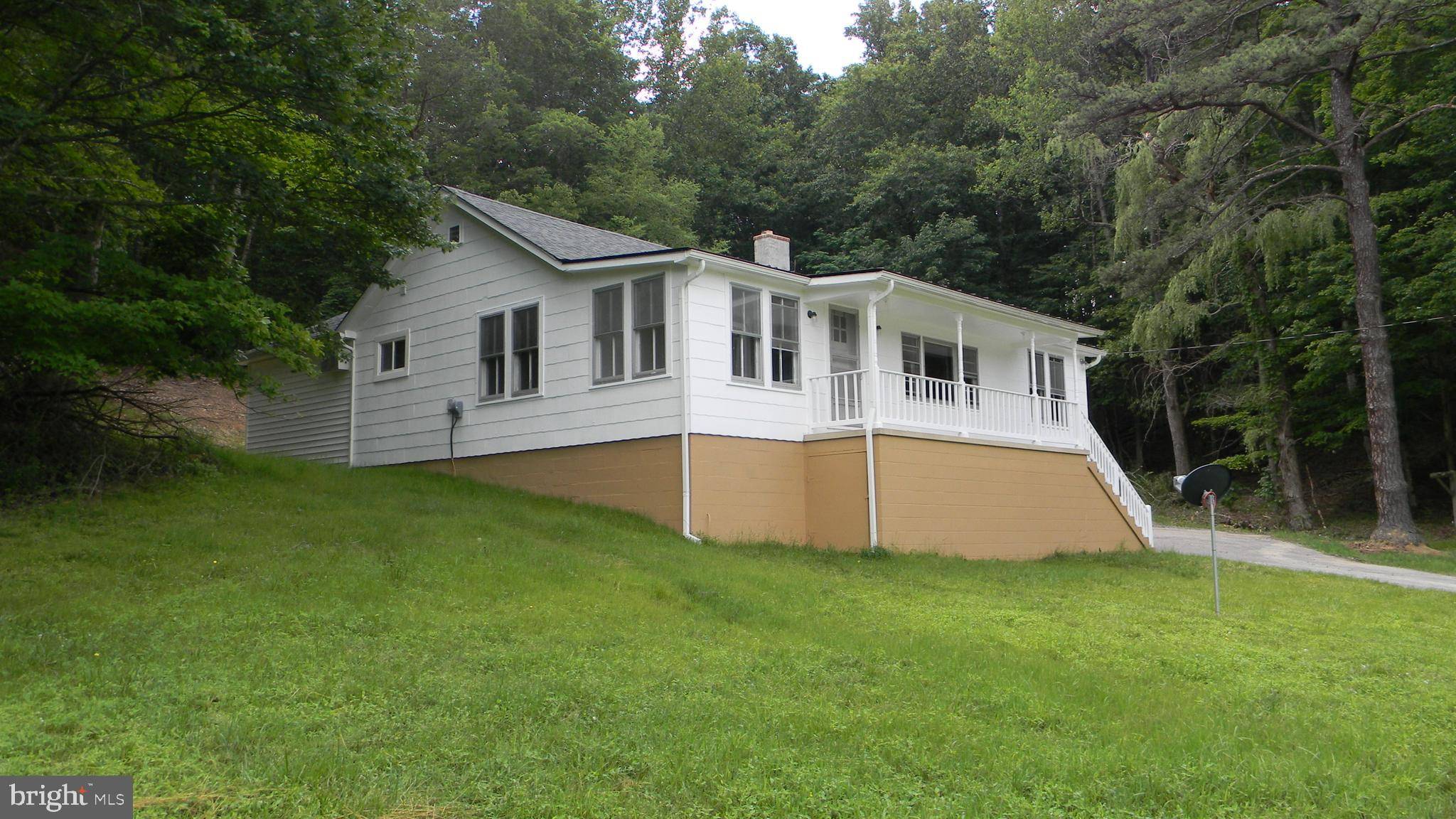 556 ORKNEY GRD, Basye, VA 22810