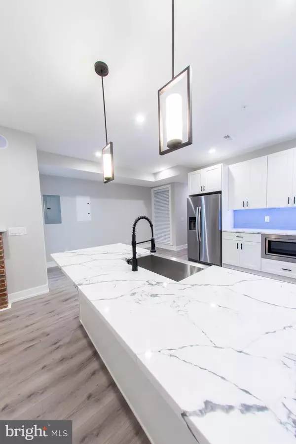 Philadelphia, PA 19125,2219 FRANKFORD AVE #3