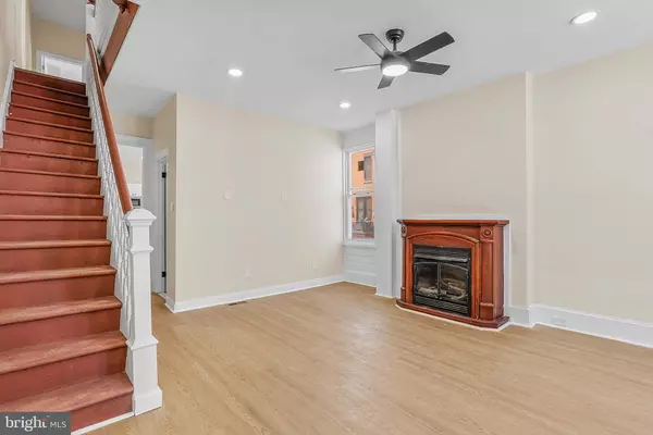 2742 W MONTGOMERY AVE, Philadelphia, PA 19121