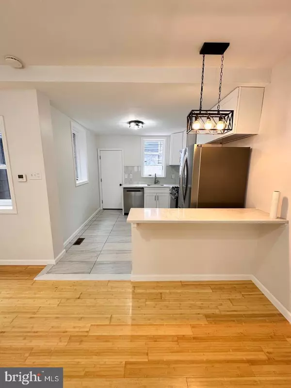 Philadelphia, PA 19148,2441 S DARIEN ST