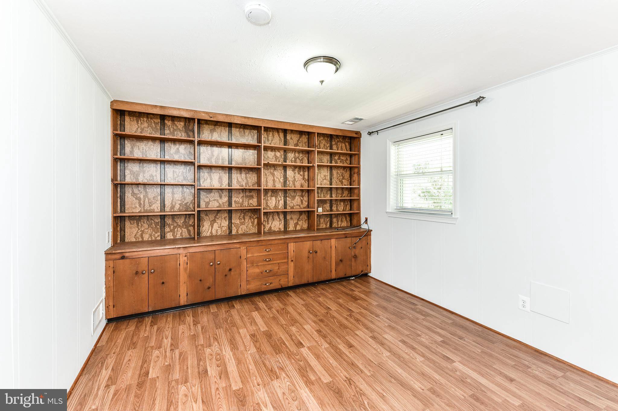 Vienna, VA 22180,821 NINOVAN RD SE
