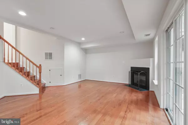 Alexandria, VA 22306,7589 GREY GOOSE WAY