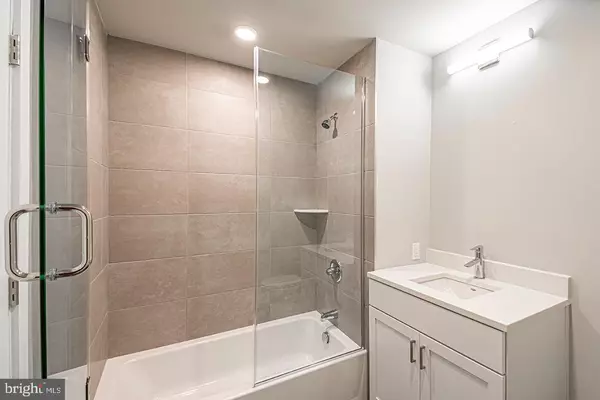 Philadelphia, PA 19146,1300 S 19TH ST #UNIT 7