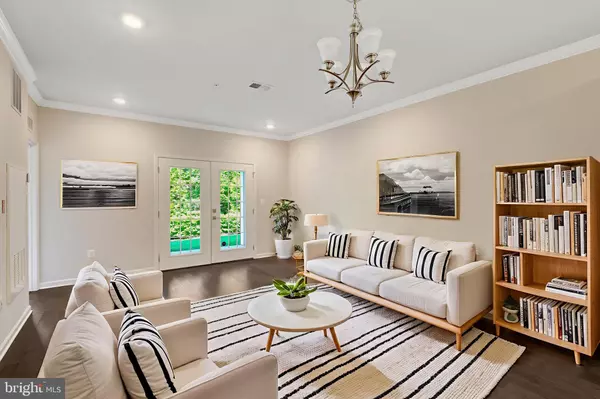 Ashburn, VA 20148,23275 MILLTOWN KNOLL SQ #111
