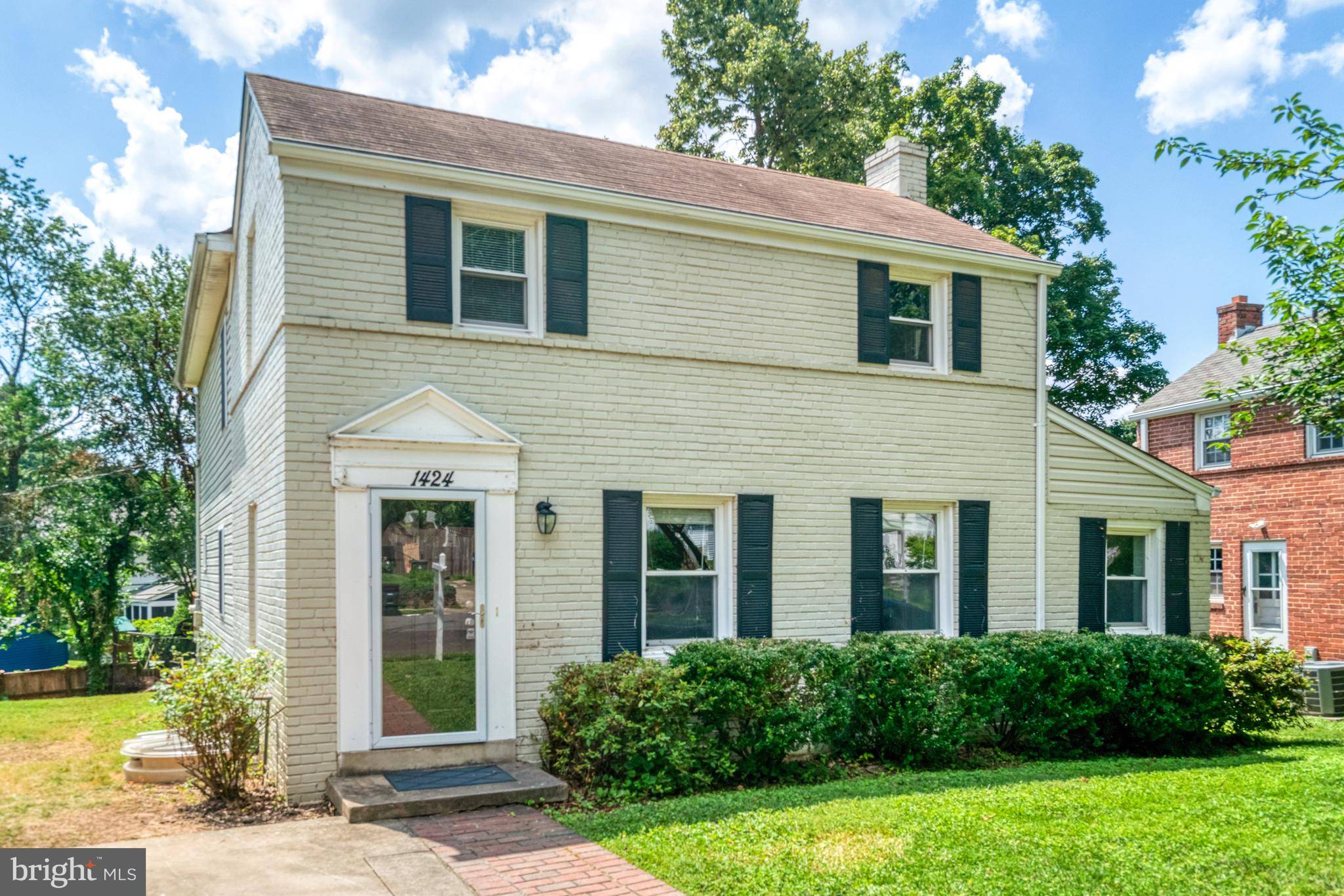1424 N LONGFELLOW ST N, Arlington, VA 22205