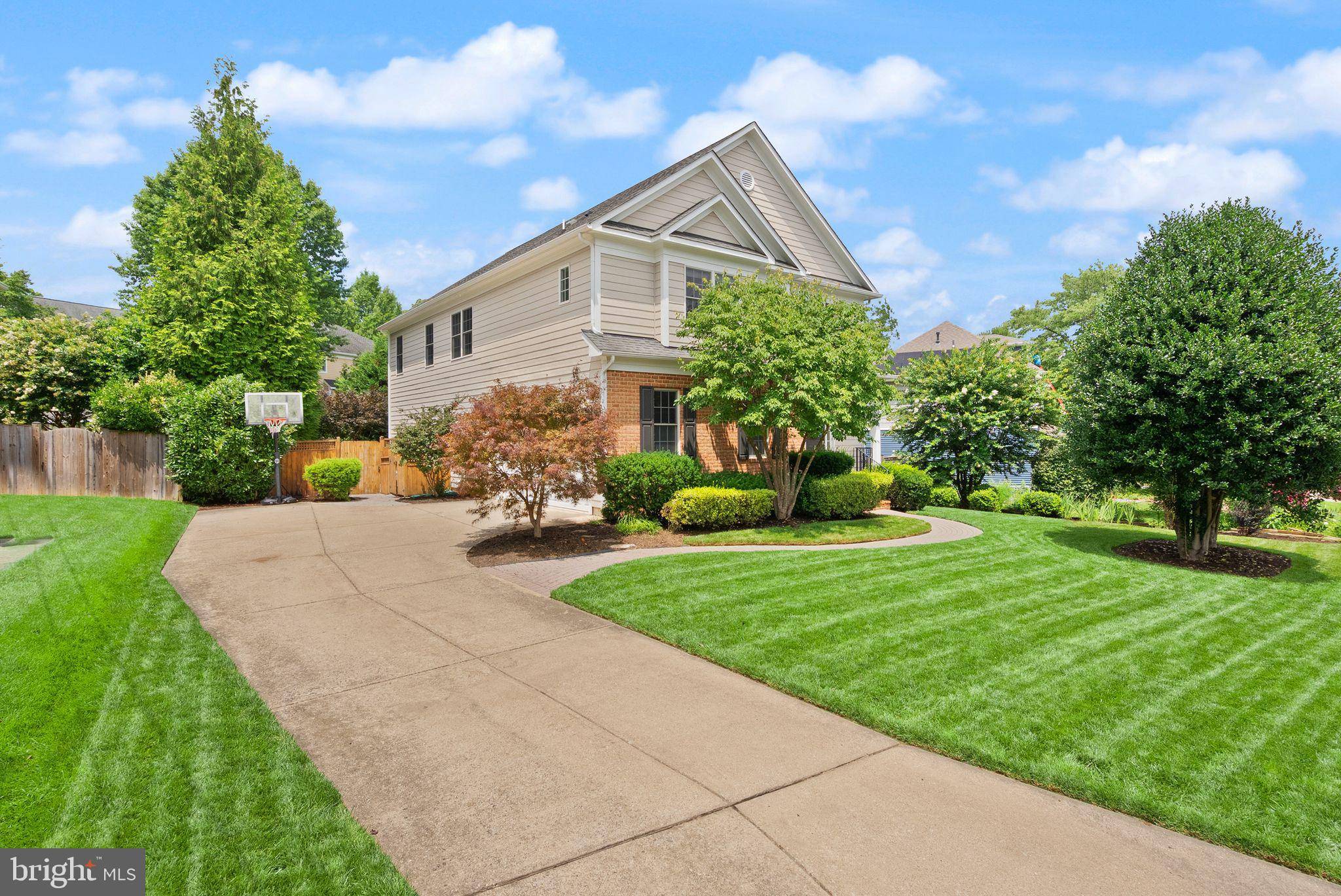 Falls Church, VA 22043,2204 BOXWOOD DR