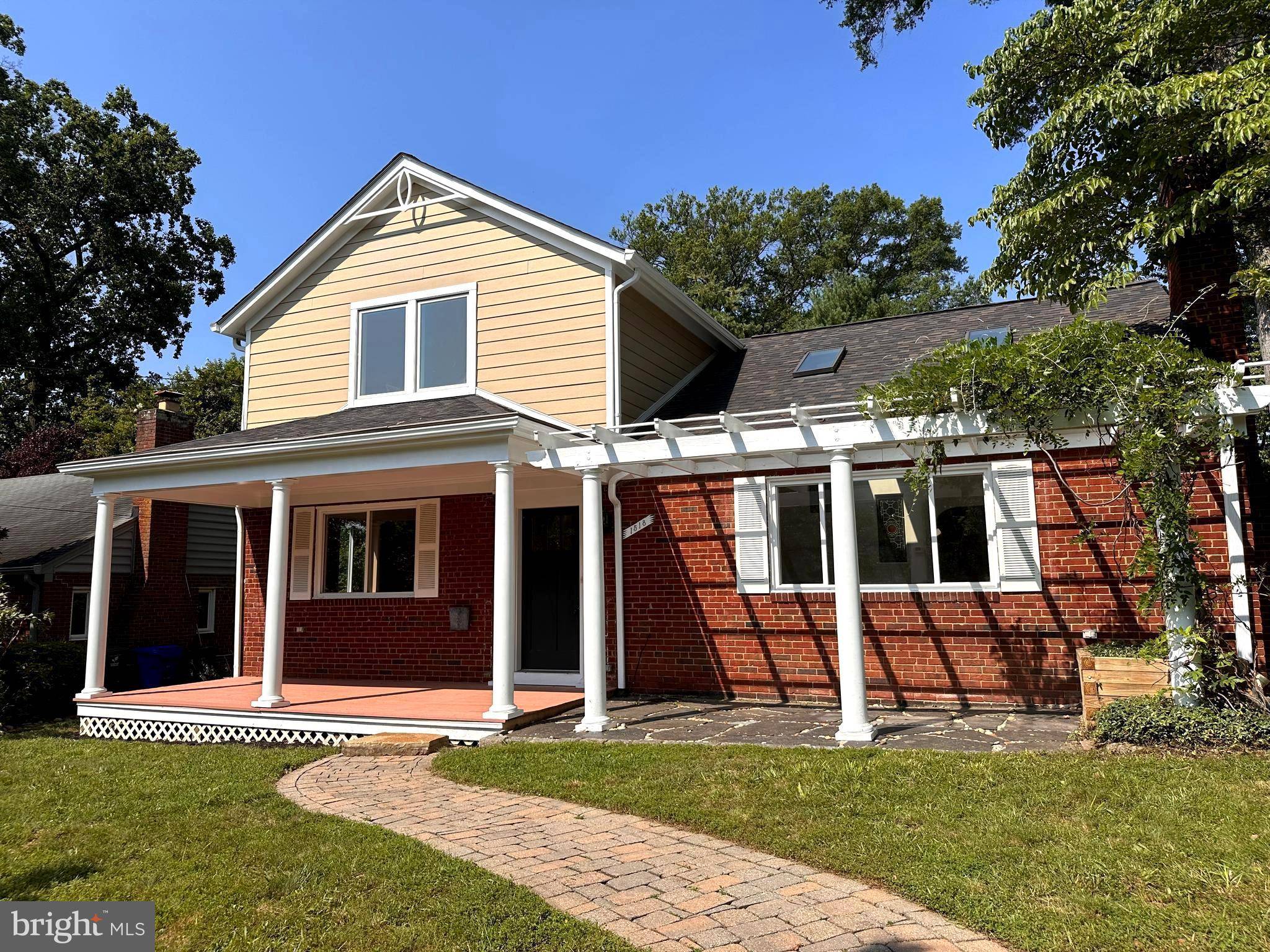 Arlington, VA 22205,1518 N EDISON ST
