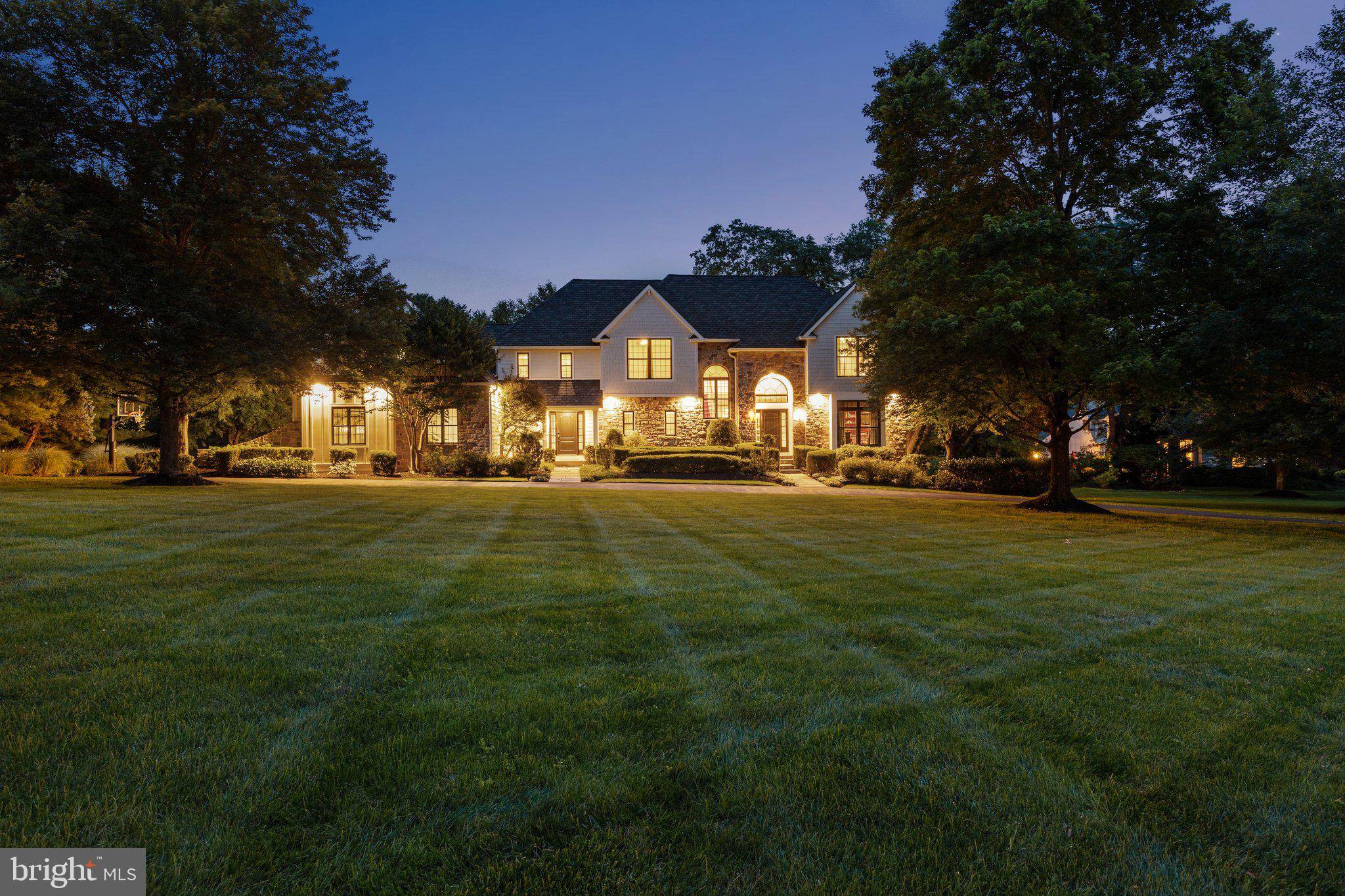 7 WEATHERFIELD DR, Newtown, PA 18940
