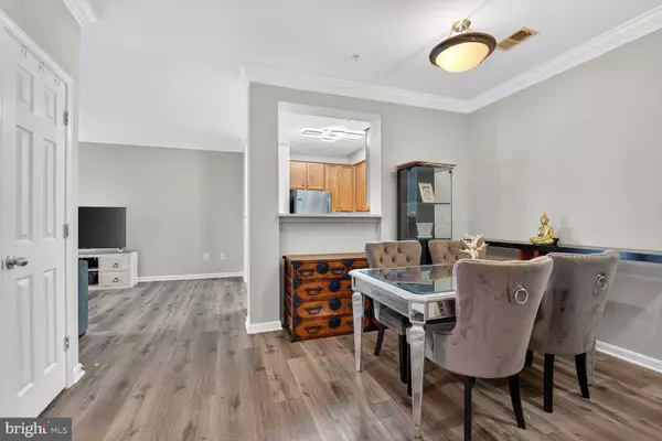 Alexandria, VA 22304,4854 EISENHOWER AVE #249