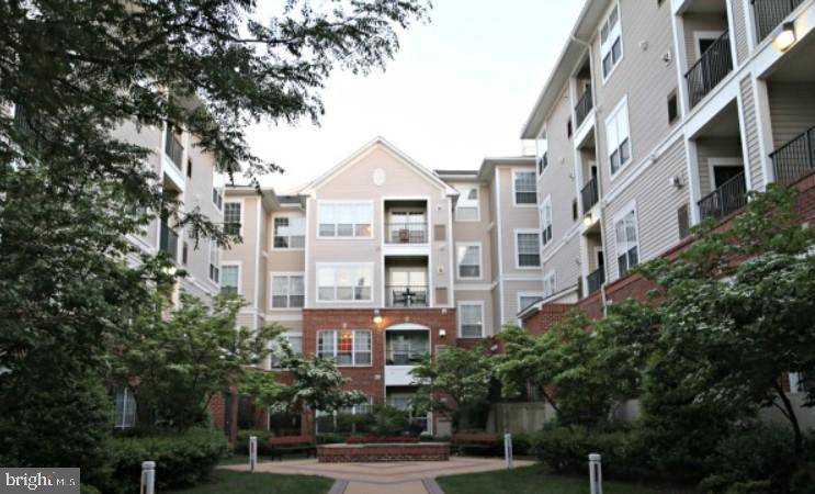 Alexandria, VA 22304,4854 EISENHOWER AVE #249